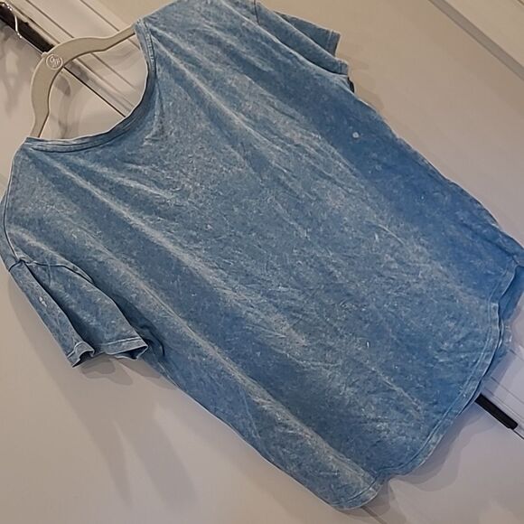 Old Navy sz S distressed color "stacation mode" t-shirt - Picture 3 of 6